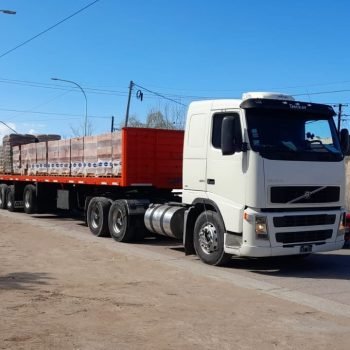 Camion-frontal-1-AJ-Transporte.jpeg